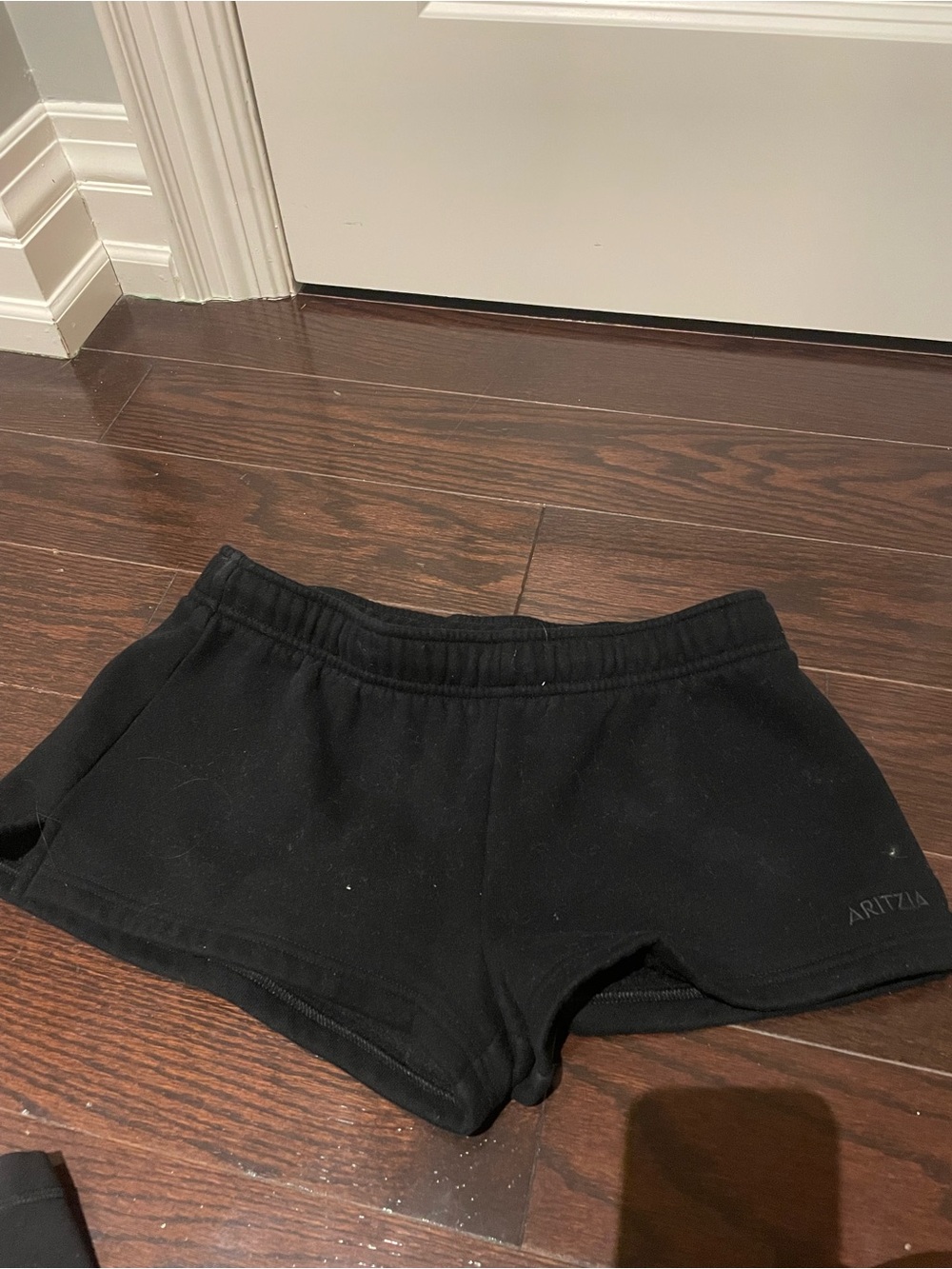 ARITZIA sweatfleece mega micro low rise short